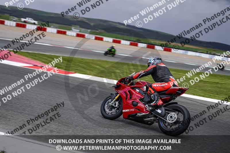 cadwell no limits trackday;cadwell park;cadwell park photographs;cadwell trackday photographs;enduro digital images;event digital images;eventdigitalimages;navarra;no limits trackdays;peter wileman photography;racing digital images;trackday digital images;trackday photos